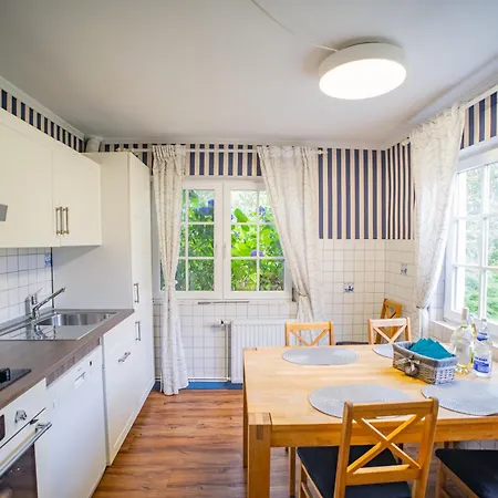 Apartment Haus Am Leuchtturm ,,austernfischer Haus 