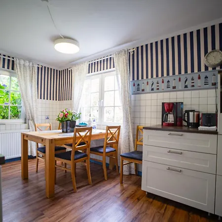 Apartment Haus Am Leuchtturm ,,austernfischer Haus 